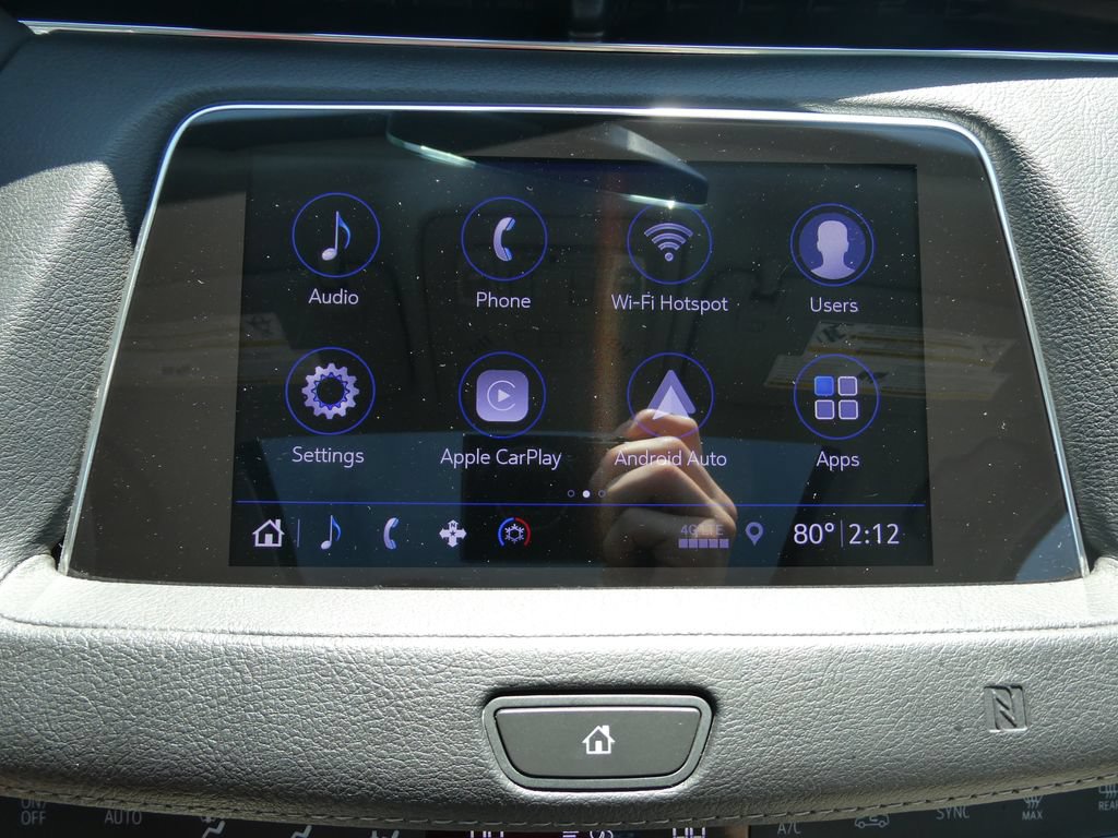Used 2019 Cadillac XT4 Luxury w/ Cold Weather Package FWD image 32