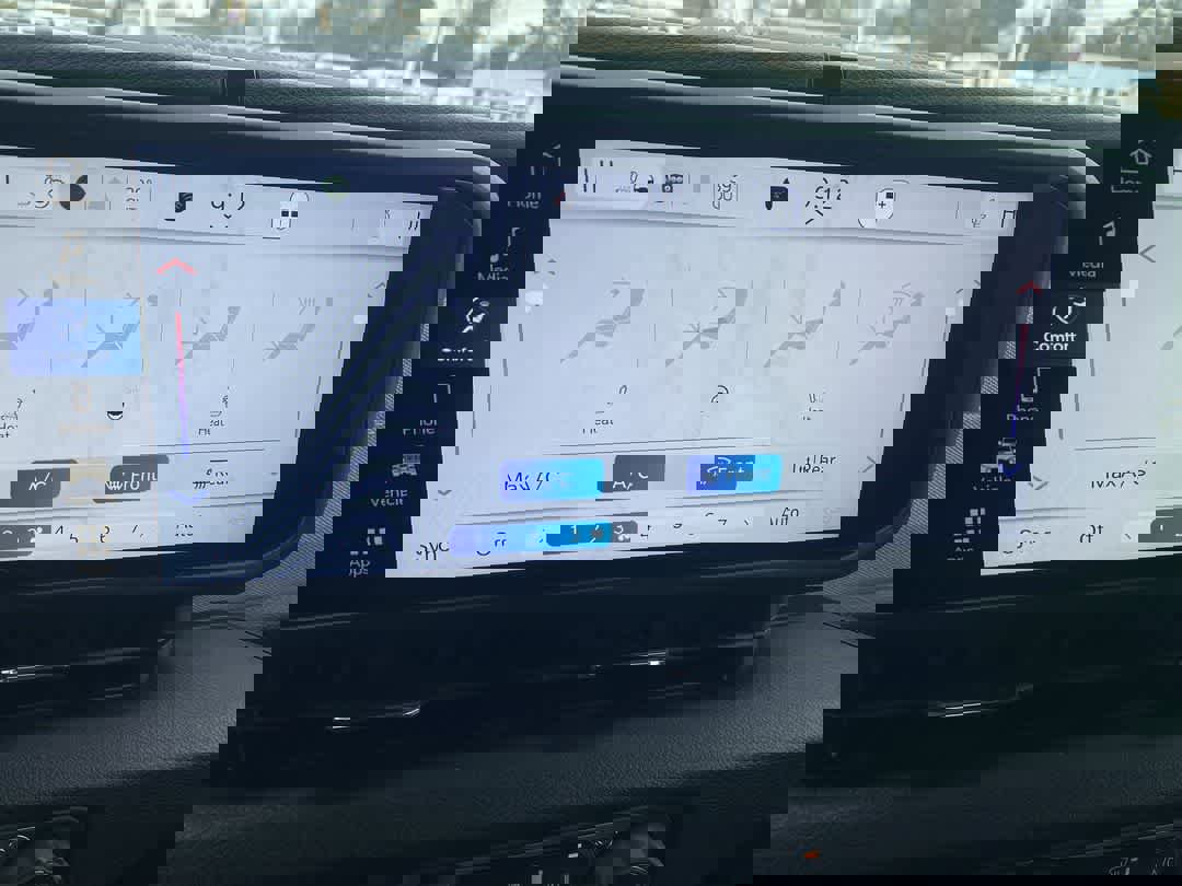 Used 2024 Jeep Wrangler Willys image 18