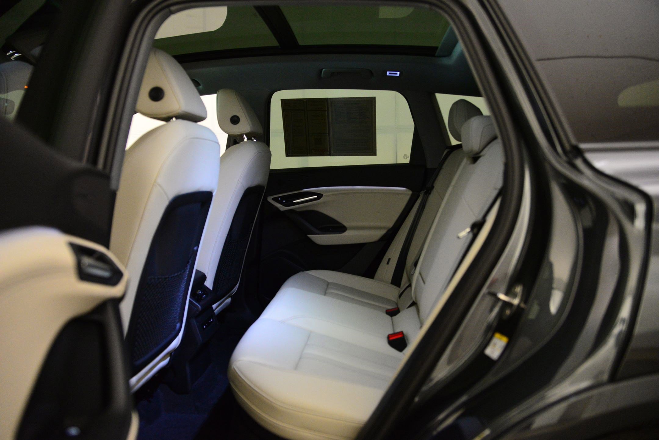 Certified 2025 Audi Q6 e-tron Premium w/ Convenience Package image 11