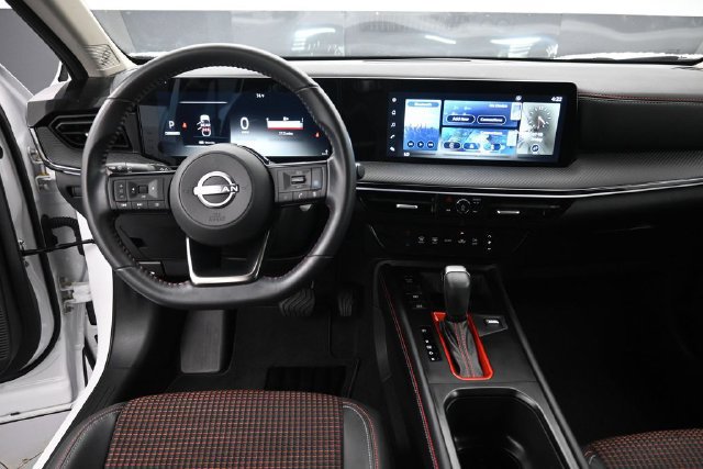Certified 2025 Nissan Kicks SR AWD/4WD image 11