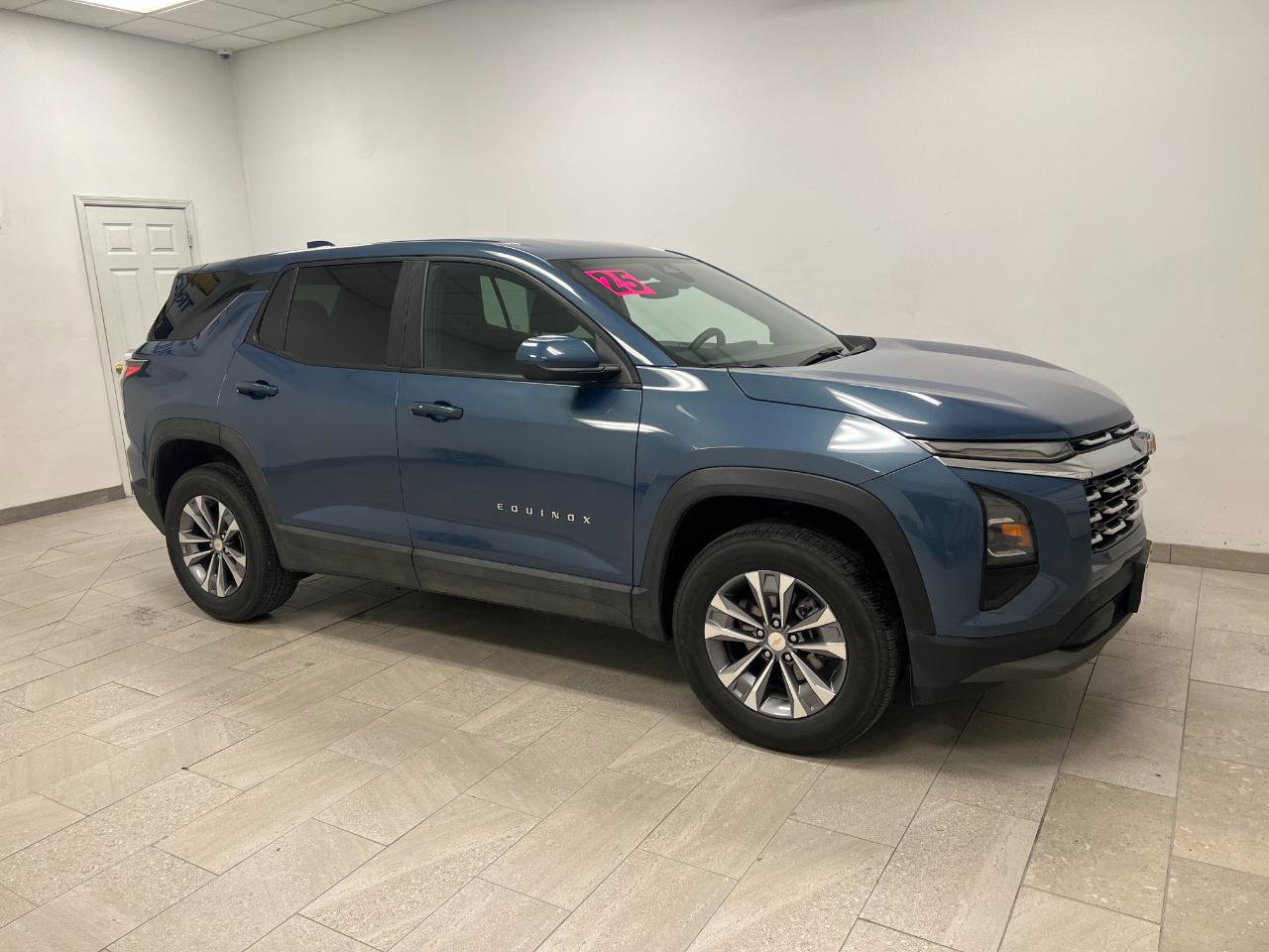 Used 2025 Chevrolet Equinox LT image 17