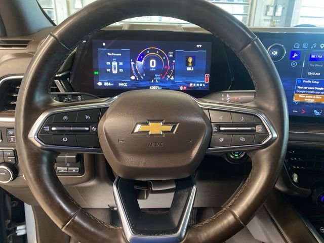 Certified 2025 Chevrolet Suburban LT w/ Comfort Package AWD/4WD image 11