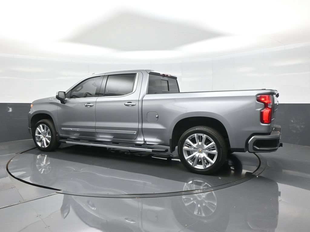 Used 2025 Chevrolet Silverado 1500 High Country w/ High Country Premium Package AWD/4WD image 5