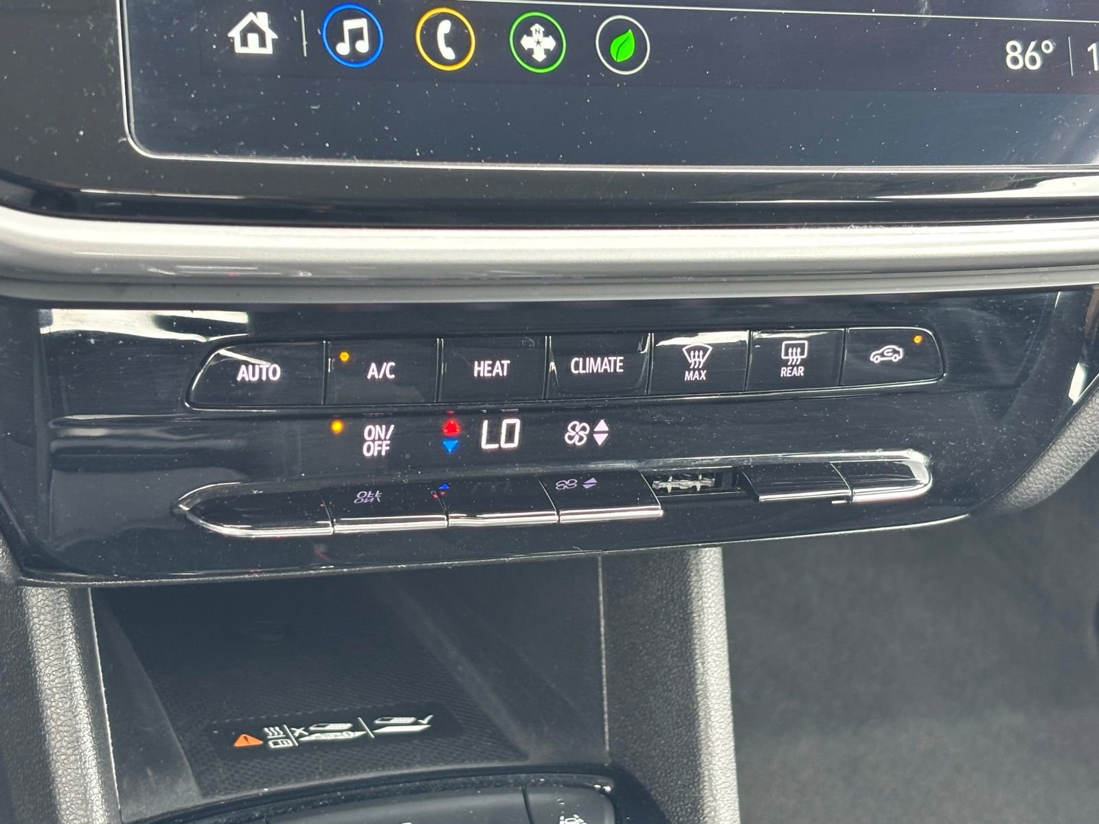 Used 2023 Chevrolet Bolt EUV LT FWD image 25