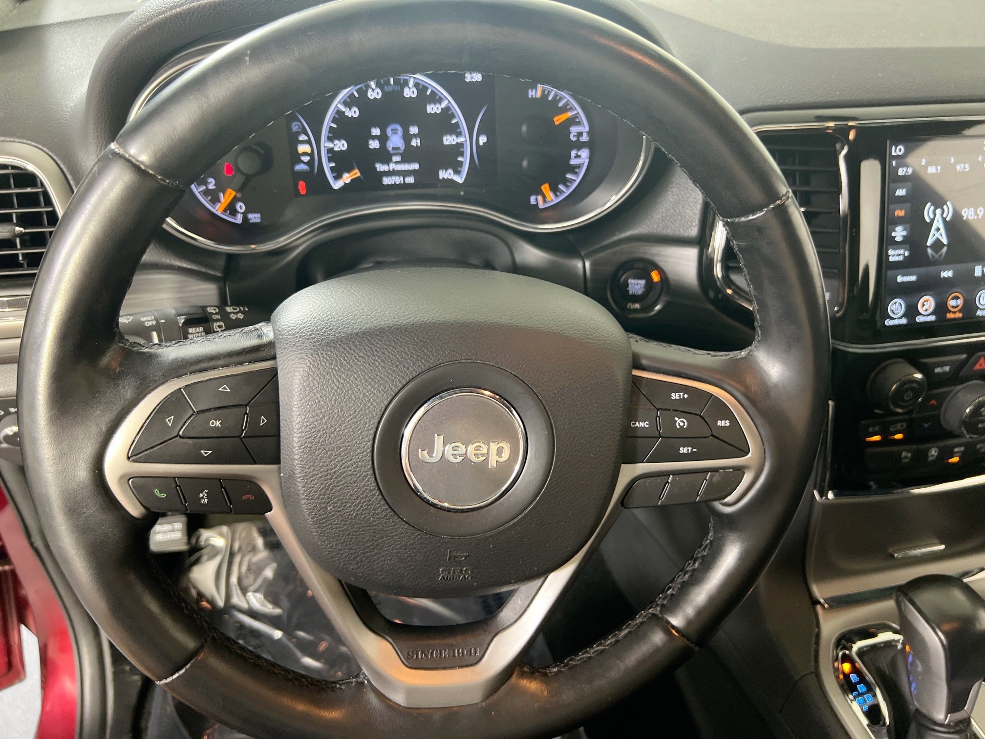 Used 2022 Jeep Grand Cherokee Laredo X image 11