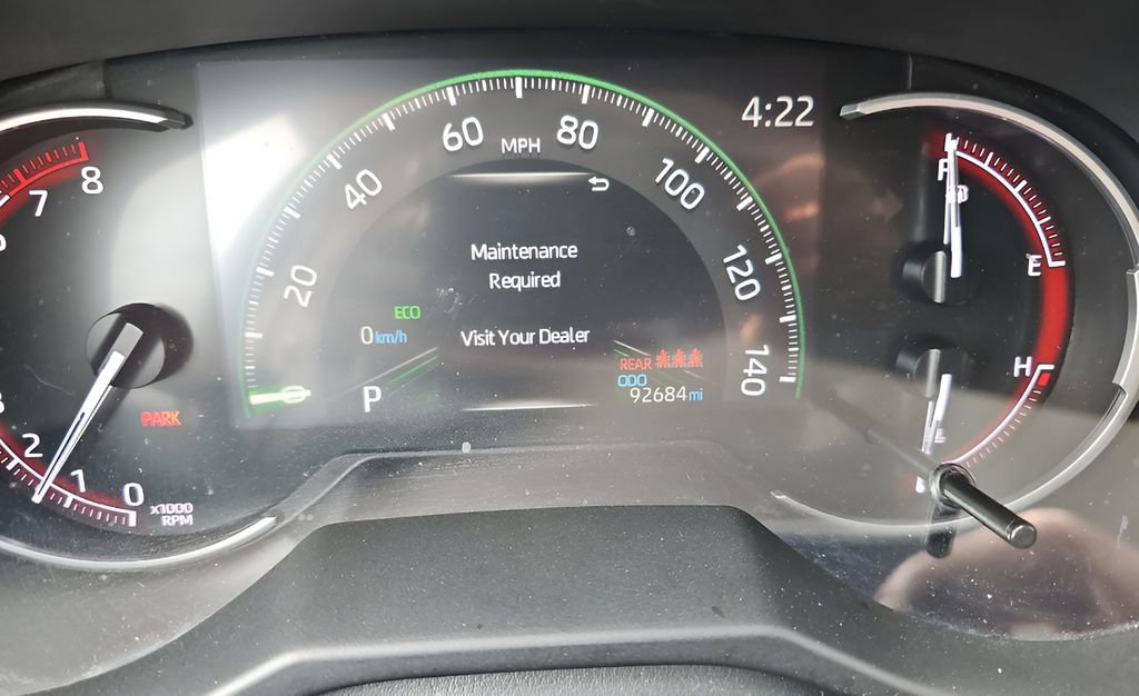 Used 2024 Toyota RAV4 LE AWD/4WD image 10