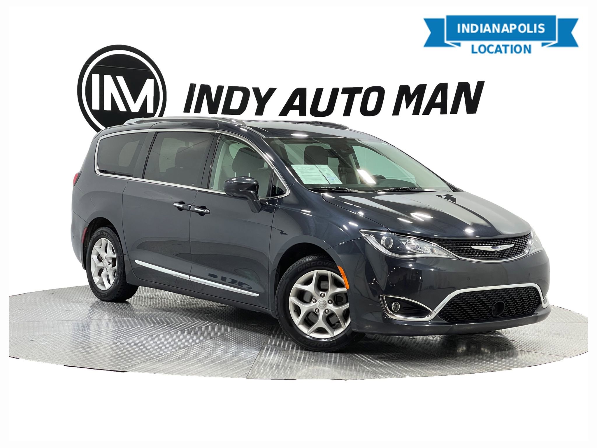 Used 2019 Chrysler Pacifica Touring-L Plus w/ Advanced Safetytec Group FWD image 1