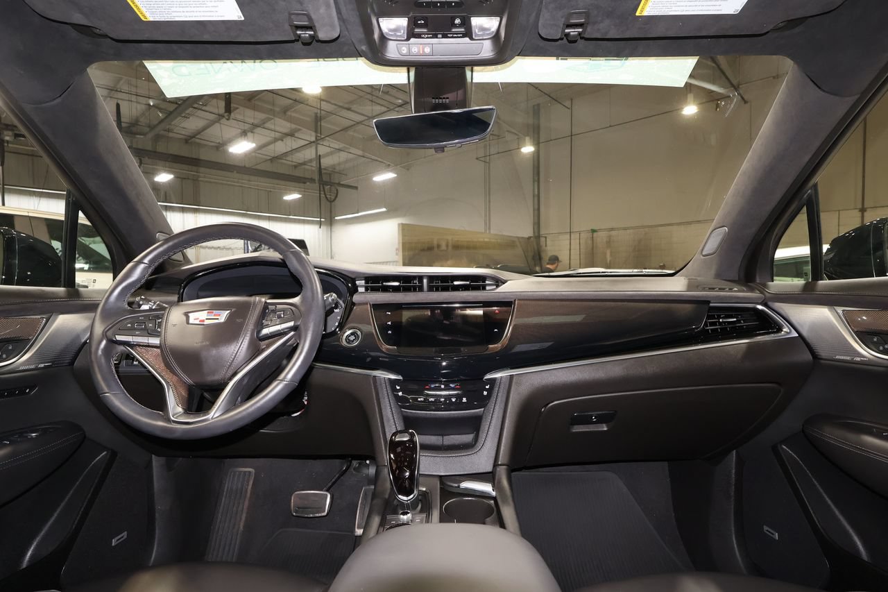 Used 2024 Cadillac XT6 Sport w/ Platinum Package AWD/4WD image 30