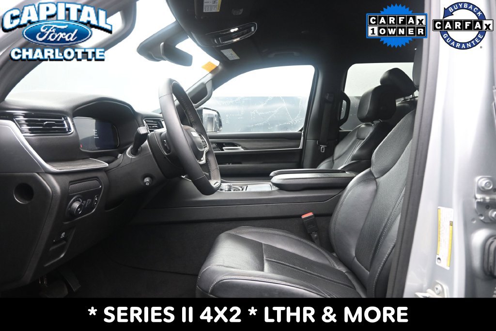 Used 2024 Jeep Wagoneer Series II w/ Flexible Seating Group RWD image 9