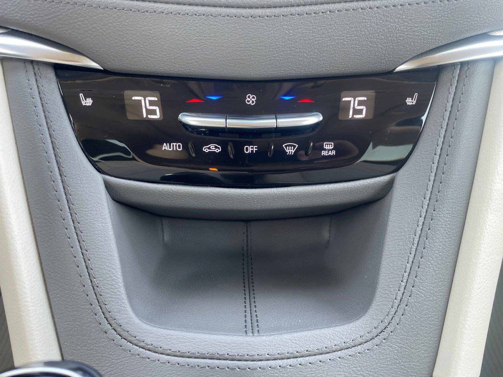 Used 2025 Cadillac XT5 Premium Luxury AWD/4WD image 11