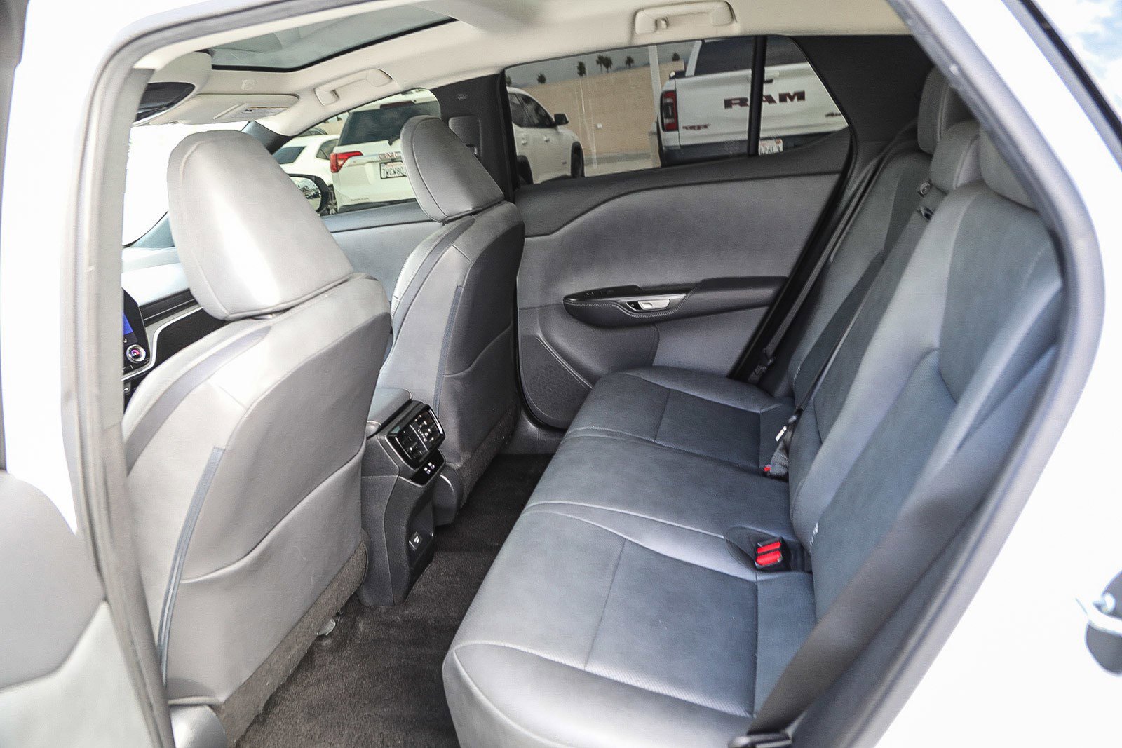 Used 2023 Lexus RZ 450e Premium image 18