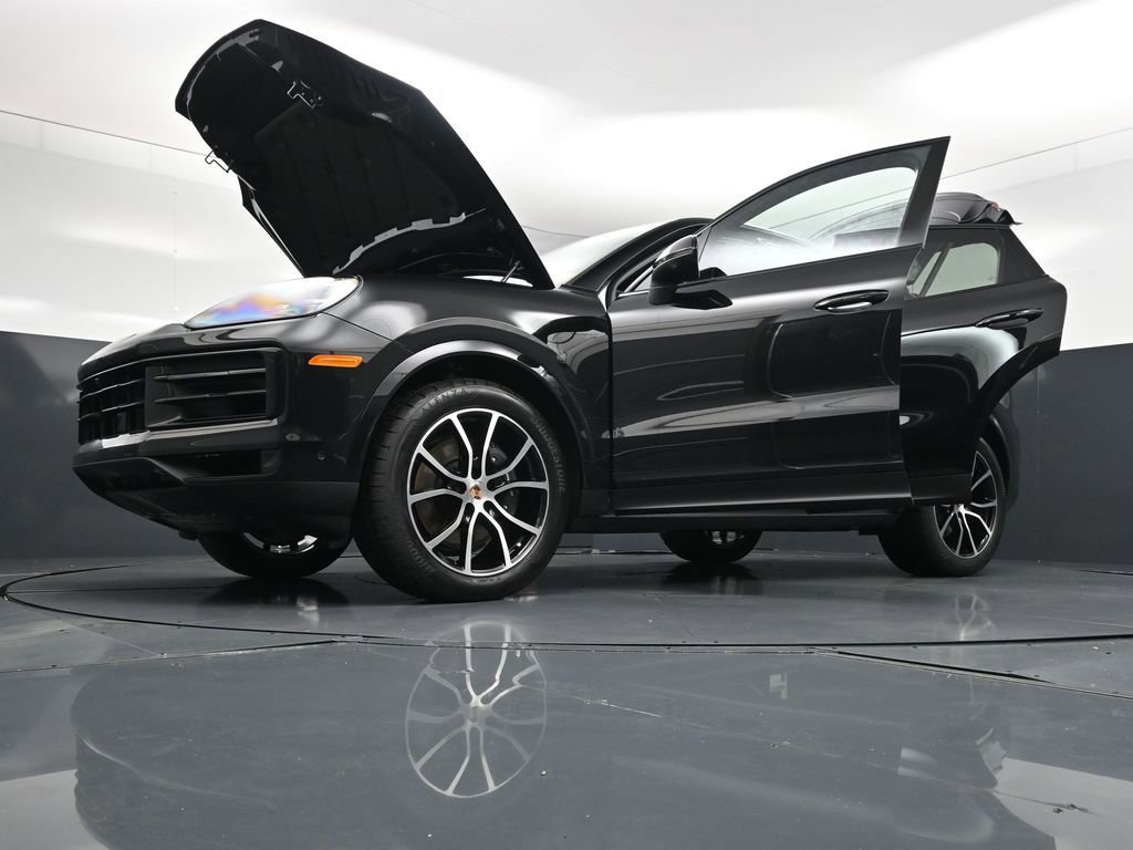 New 2026 Porsche Cayenne Coupe image 33