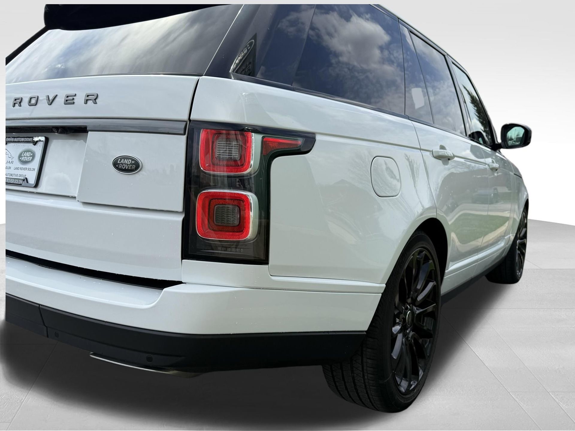 Used 2019 Land Rover Range Rover image 16