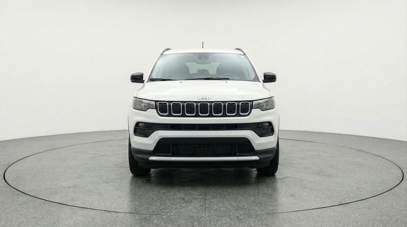Used 2025 Jeep Compass Latitude AWD/4WD image 2