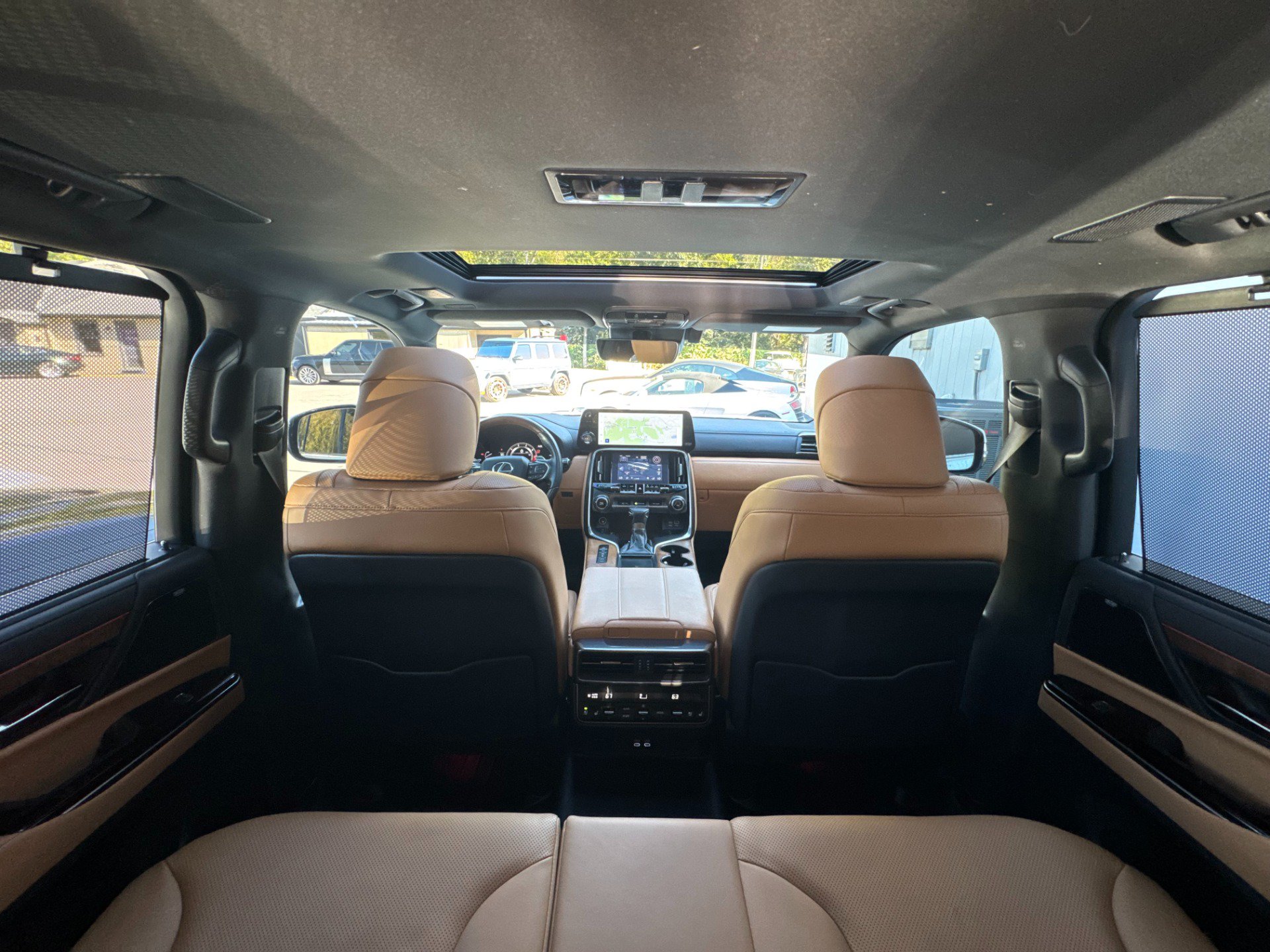 Used 2024 Lexus LX 600 4WD w/ Luxury Package image 57