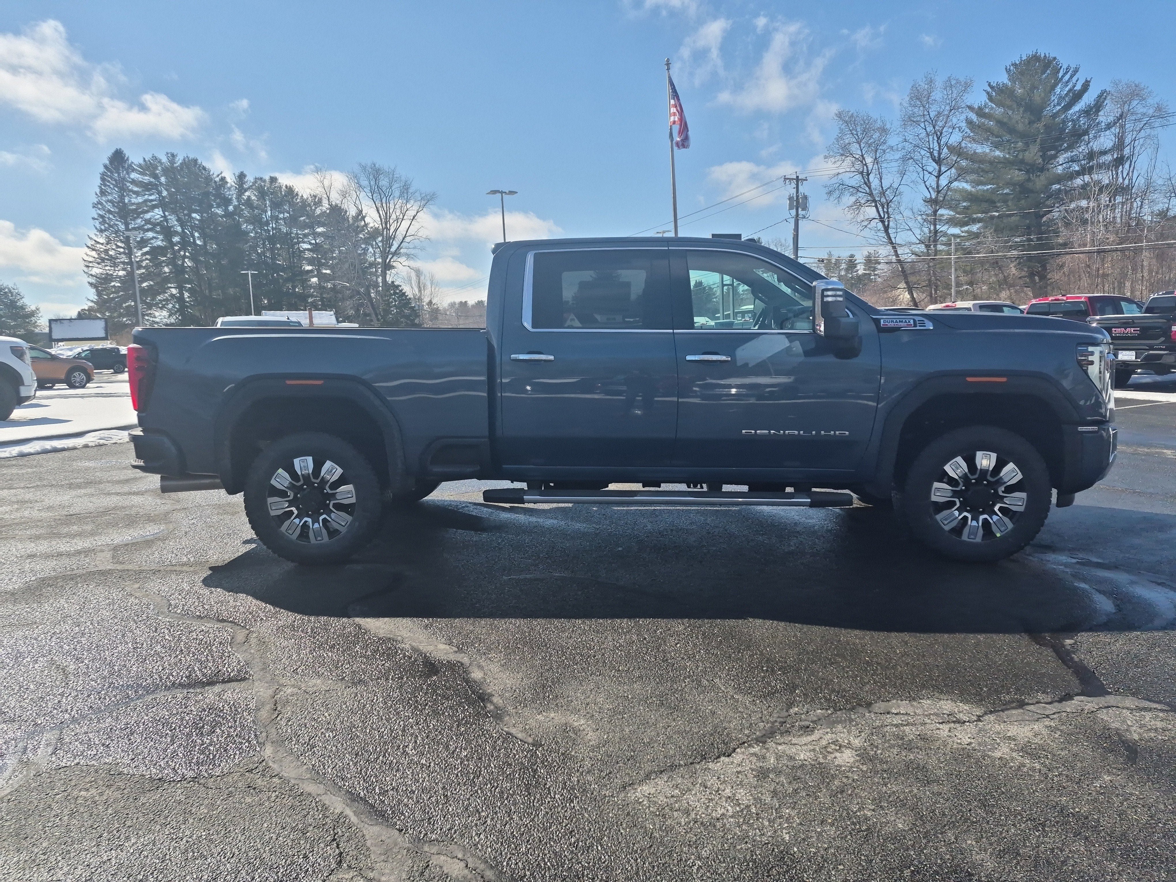 New 2026 GMC Sierra 2500 Denali w/ Denali Reserve Package AWD/4WD image 6