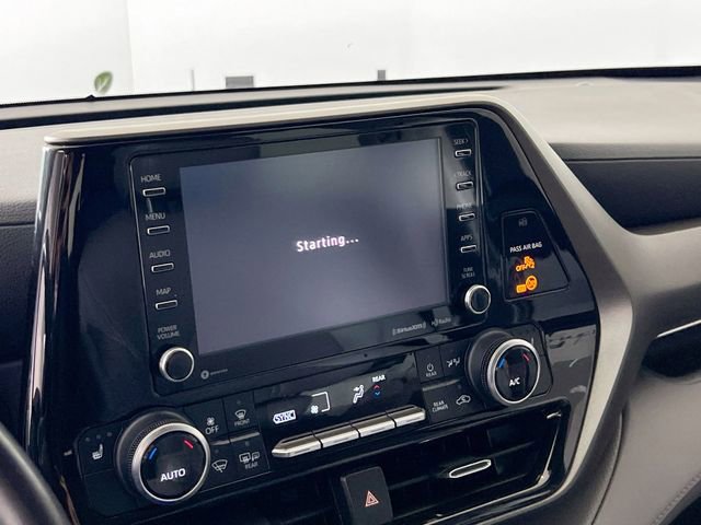 Used 2021 Toyota Highlander XLE AWD/4WD image 26