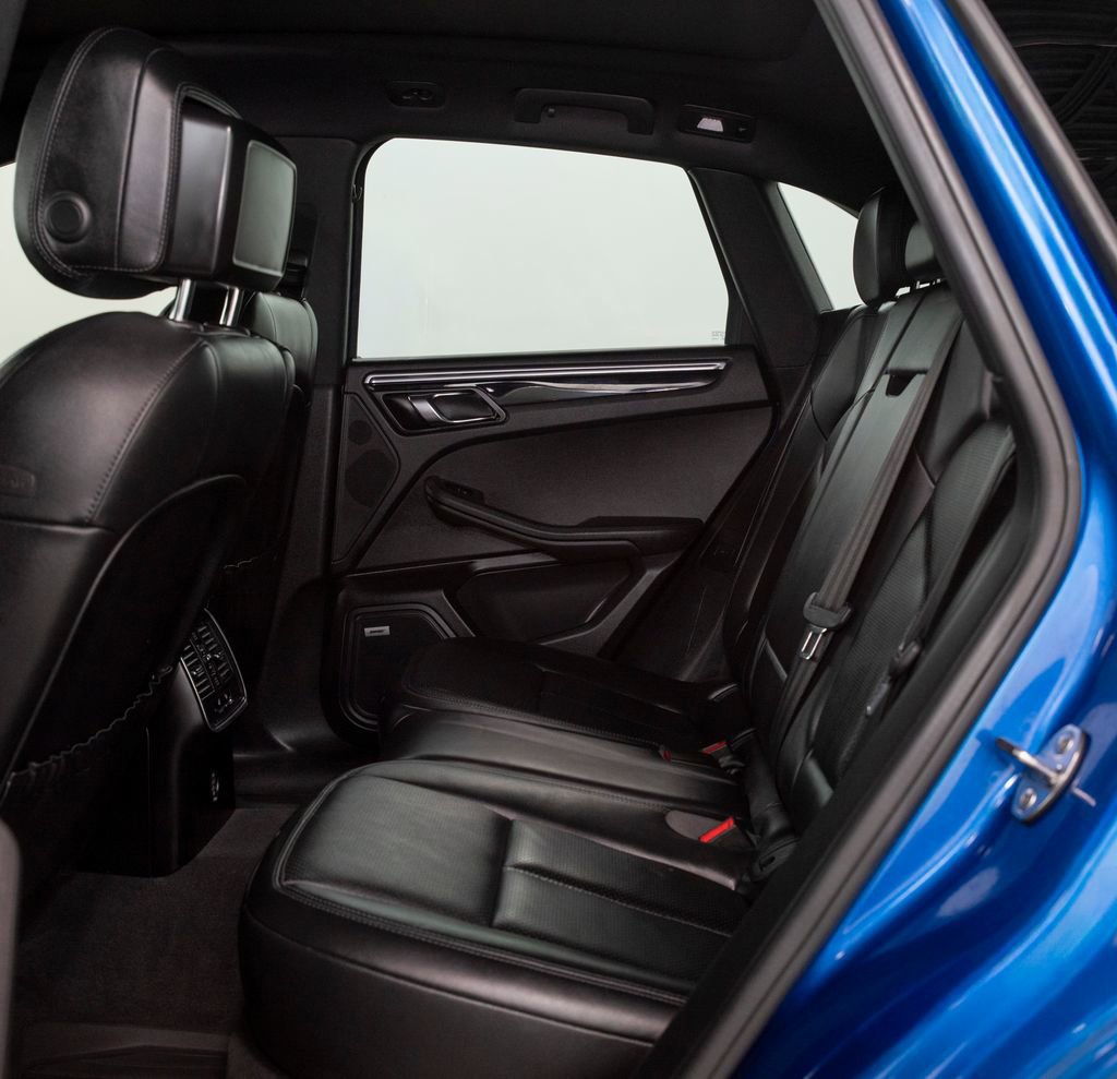 Used 2018 Porsche Macan S image 13