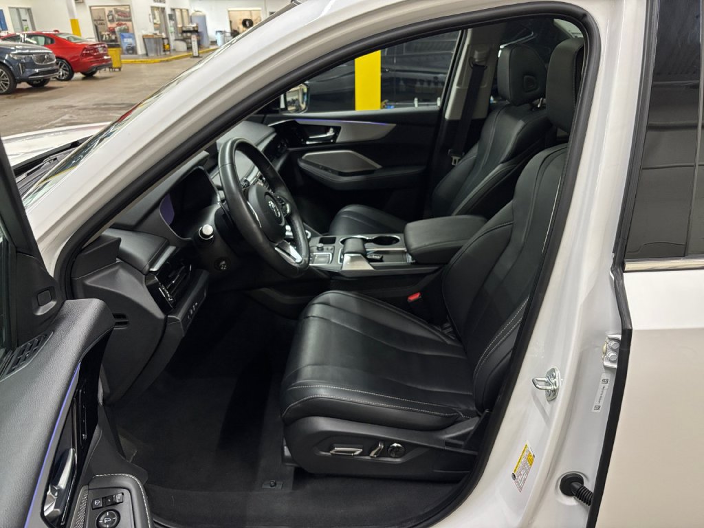 Certified 2024 Acura MDX w/ Technology Package AWD/4WD image 10