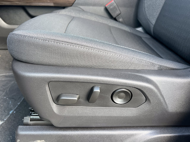 New 2026 Chevrolet Silverado 1500 RST w/ LPO, Dark Essentials Package AWD/4WD image 9