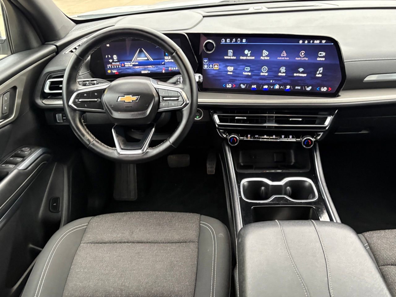 Used 2025 Chevrolet Traverse LT image 14
