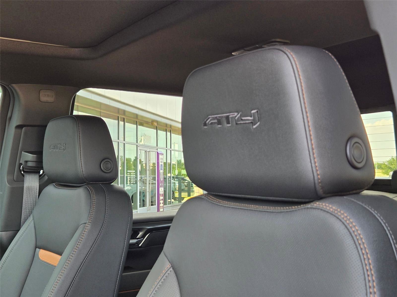 Used 2026 GMC Sierra 2500 AT4 w/ AT4 Preferred Package AWD/4WD image 12