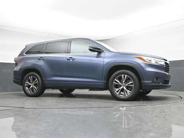 Used 2016 Toyota Highlander XLE FWD image 10
