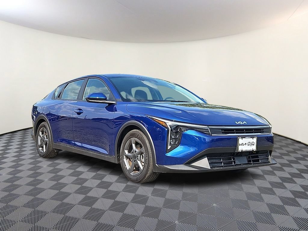 Certified 2025 Kia K4 FWD image 1