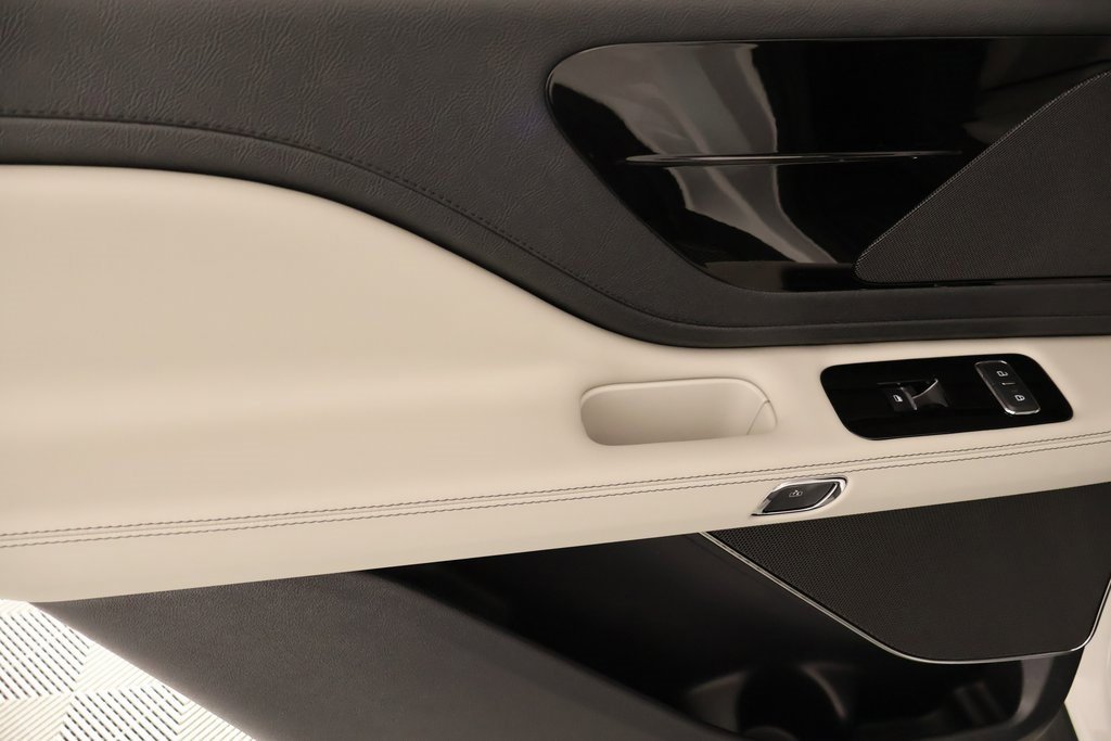 New 2026 Lincoln Aviator Premiere image 18