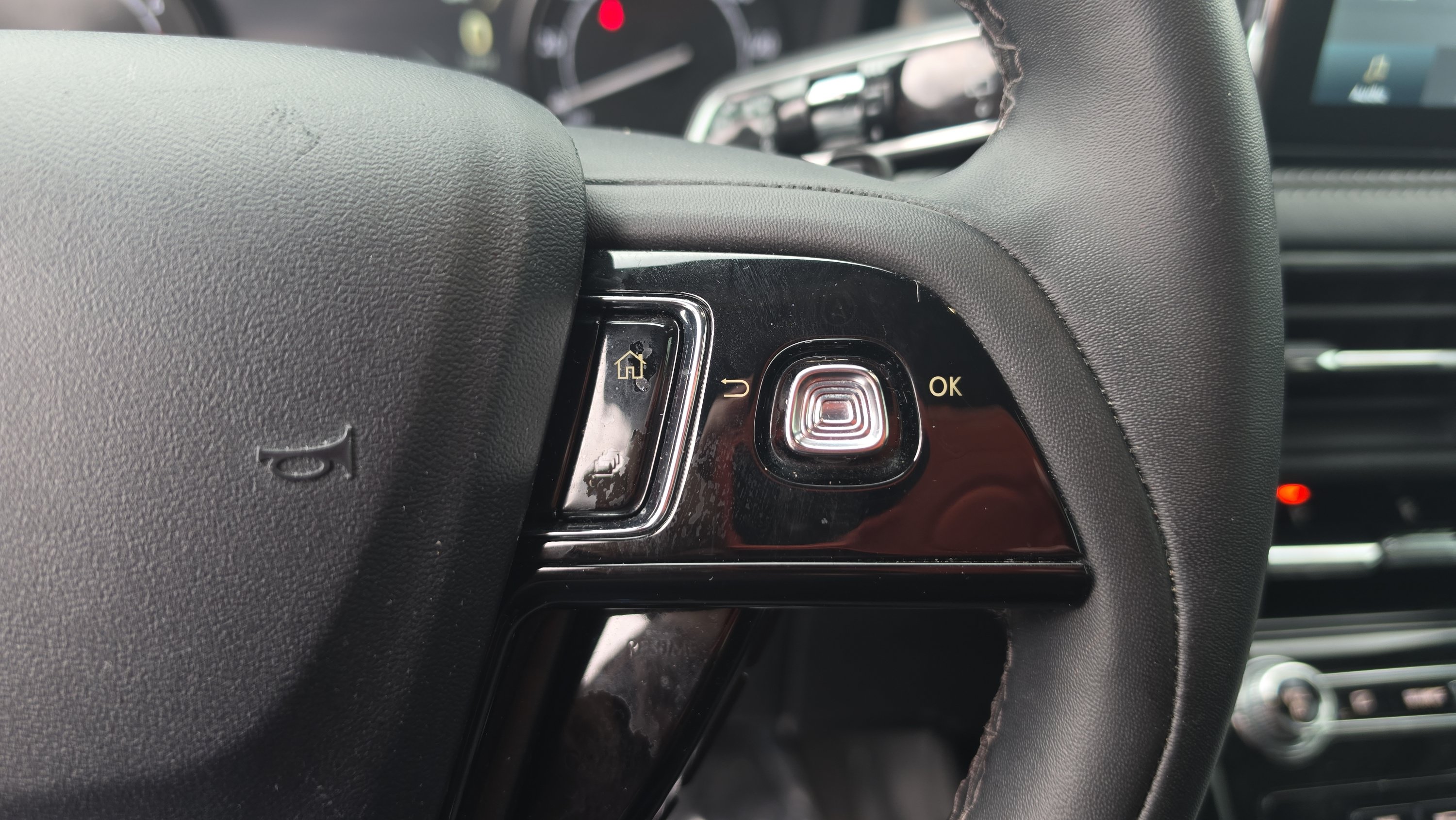 Used 2022 Lincoln Corsair AWD w/ Equipment Group 101A image 13