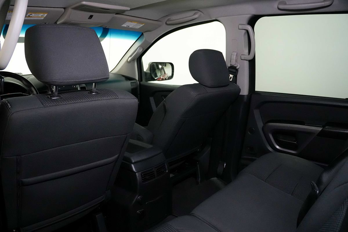 Used 2015 Nissan Titan SV RWD image 18
