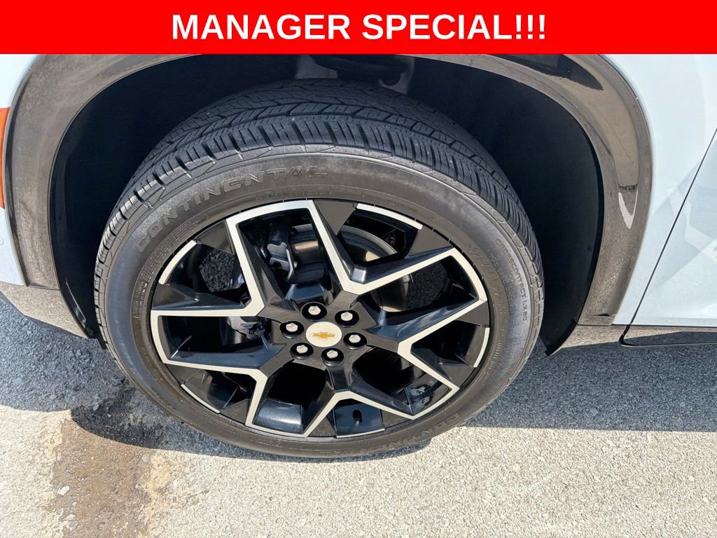 Used 2026 Chevrolet Traverse High Country AWD/4WD image 38