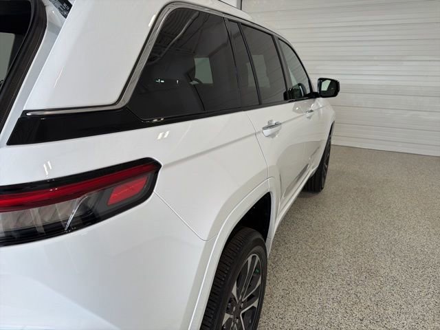 Used 2023 Jeep Grand Cherokee Overland w/ Adv Protech Group III image 32