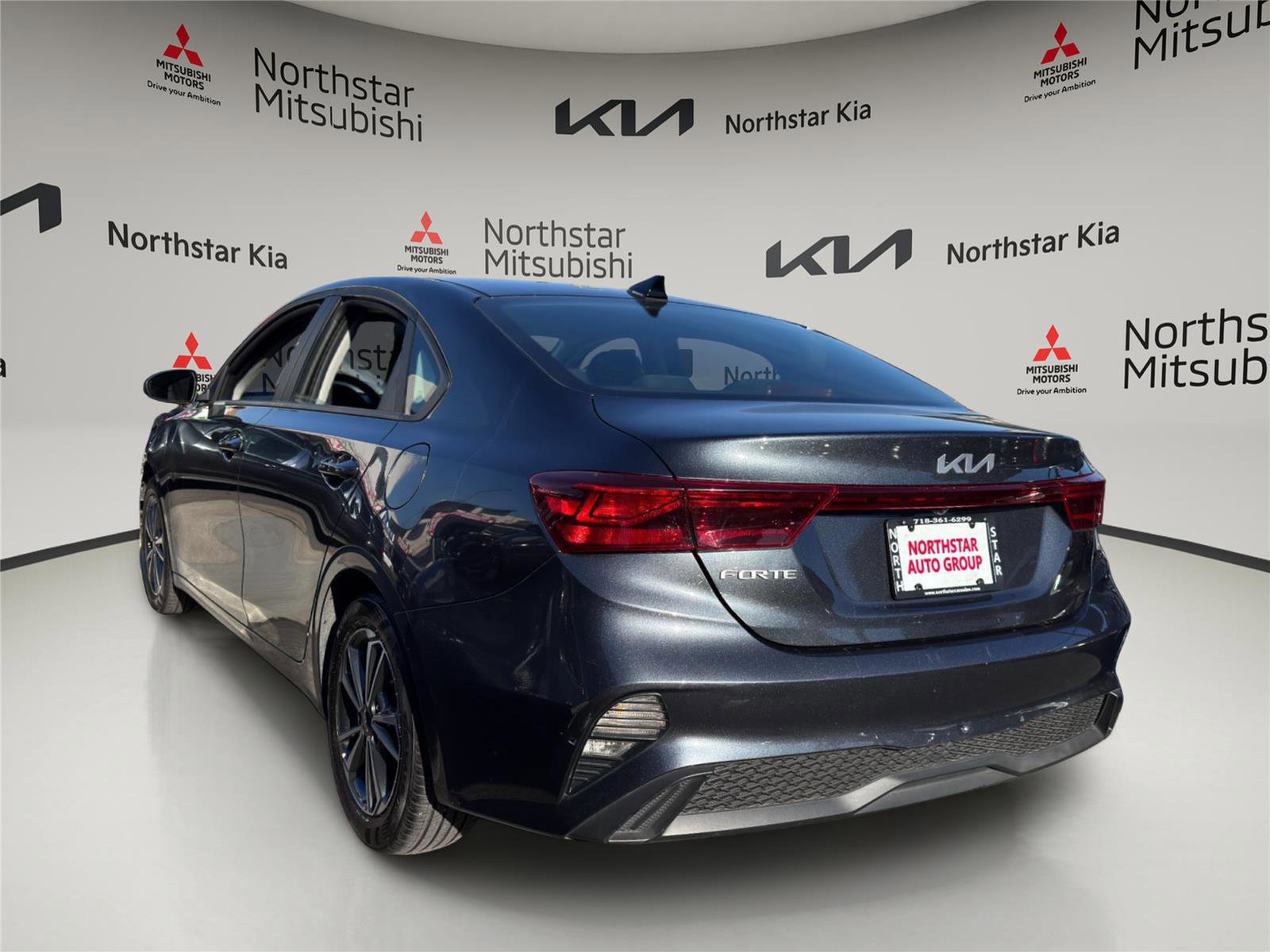 Used 2023 Kia Forte LXS image 2