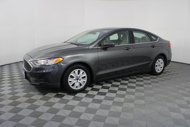 Used 2020 Ford Fusion S image 2