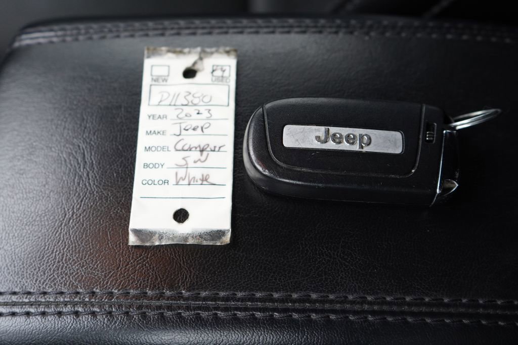 Used 2023 Jeep Compass Limited AWD/4WD image 33