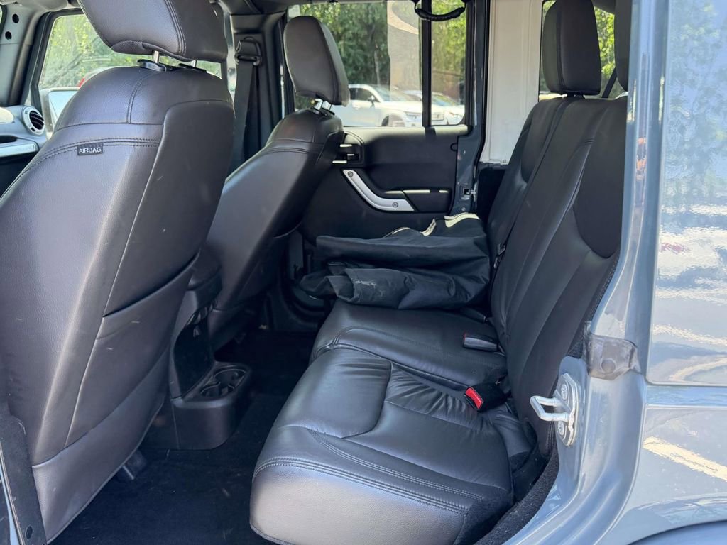 Used 2014 Jeep Wrangler Unlimited Sahara w/ Max Tow Package AWD/4WD image 6