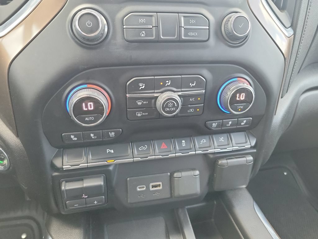 Used 2021 Chevrolet Silverado 1500 High Country AWD/4WD image 26