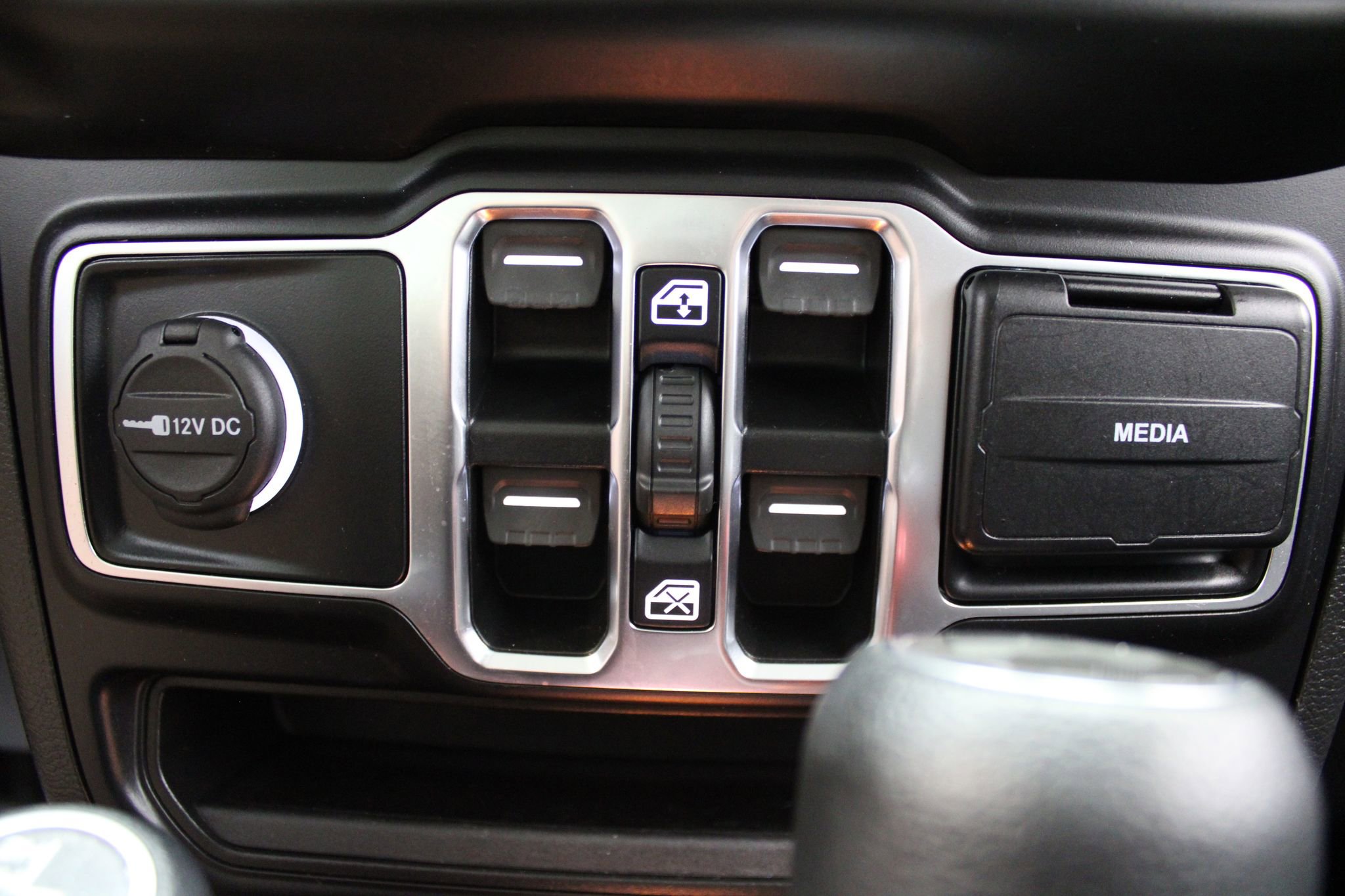 Used 2021 Jeep Wrangler Unlimited Sahara w/ Dual Top Group image 37