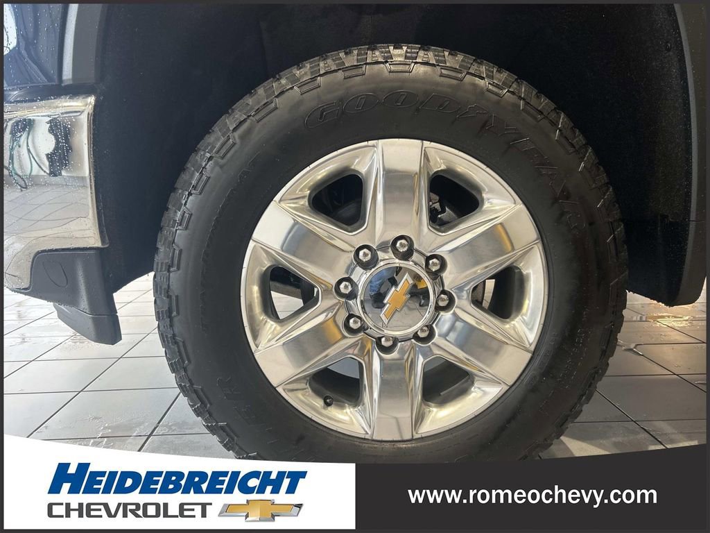 Used 2023 Chevrolet Silverado 2500 LTZ w/ LTZ Convenience Package image 7
