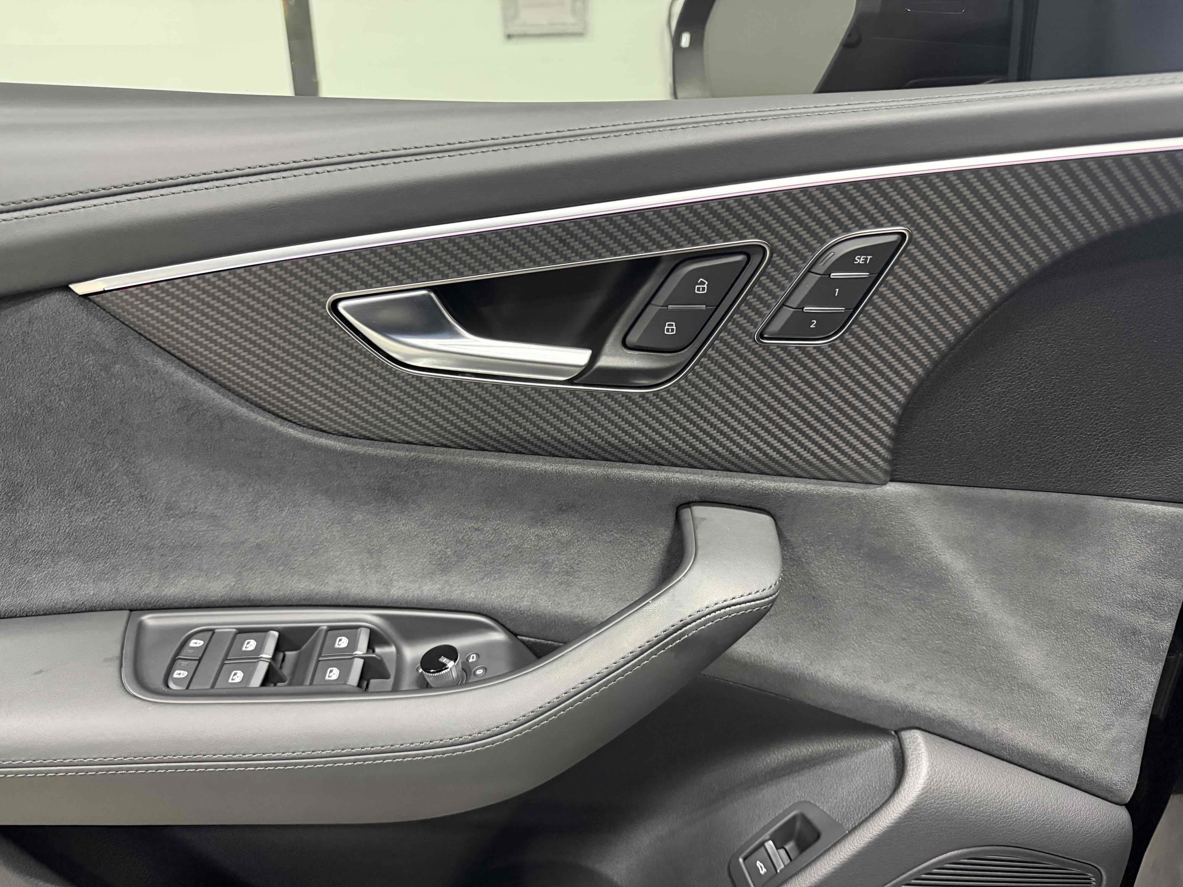 Used 2025 Audi RS Q8 performance image 59