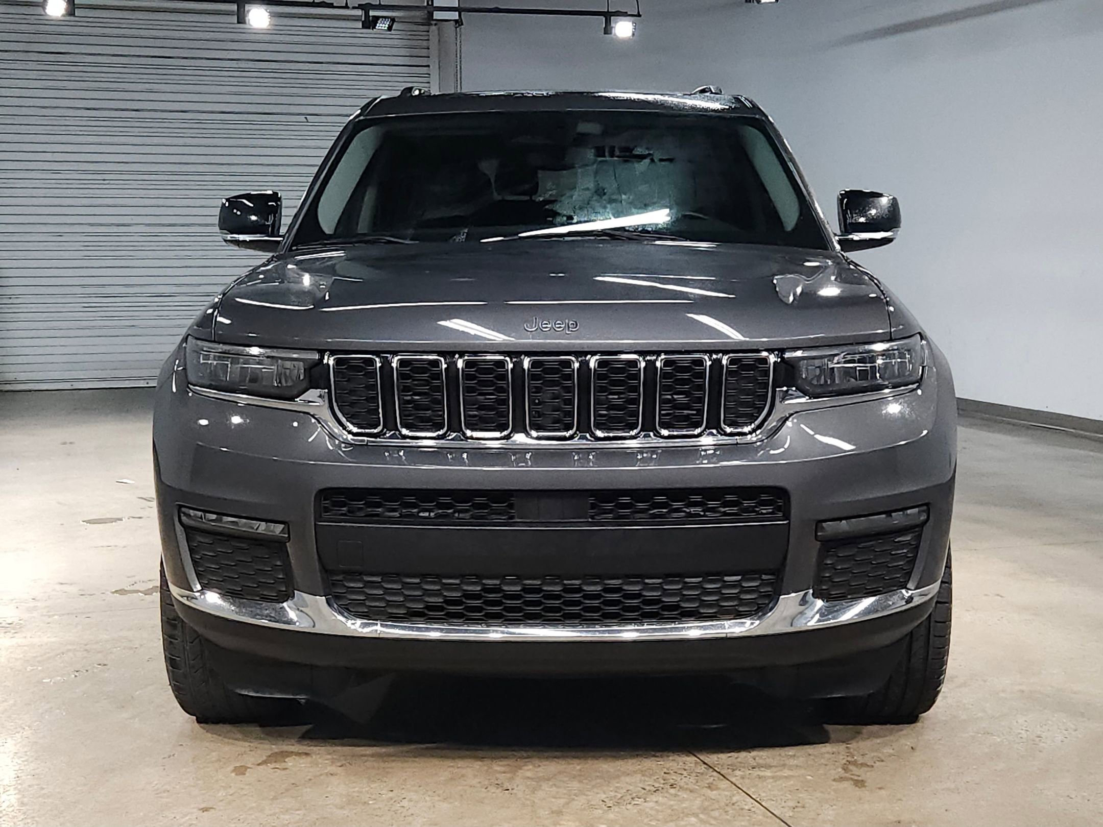 Used 2022 Jeep Grand Cherokee L Limited image 2