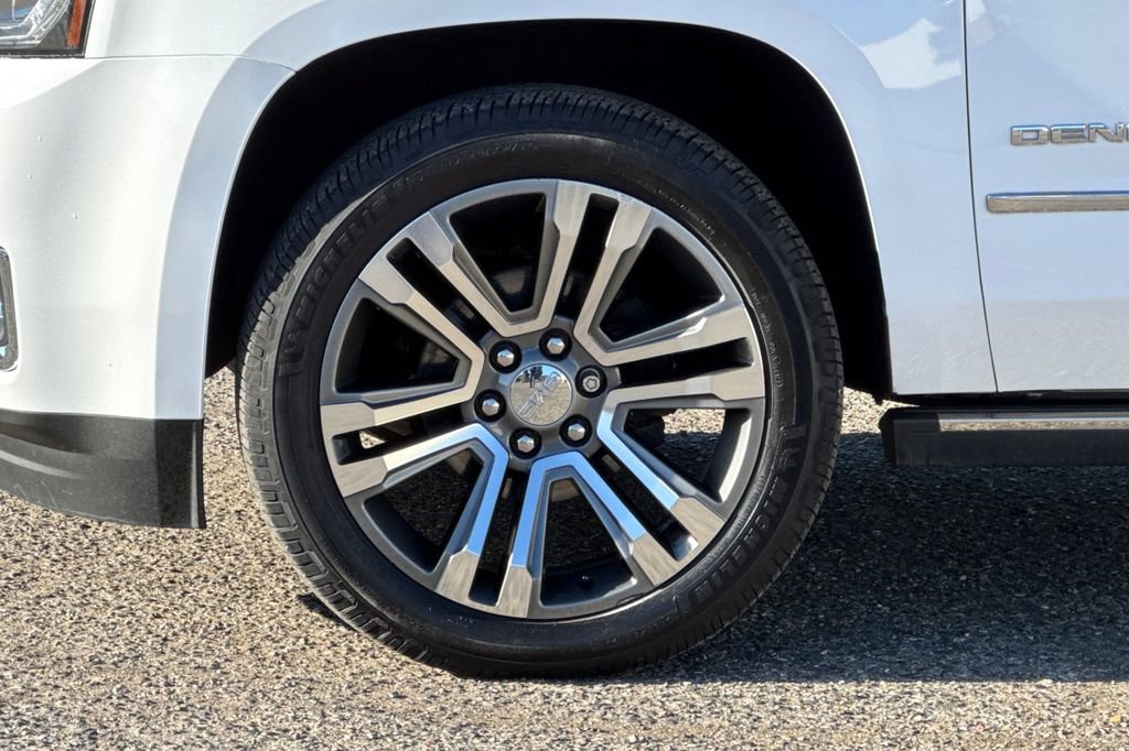 Used 2020 GMC Yukon XL Denali w/ Denali Premium Package AWD/4WD image 35