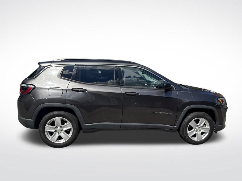 Used 2022 Jeep Compass Latitude w/ Convenience Group FWD image 7