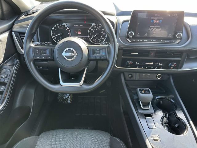 Used 2024 Nissan Rogue SV FWD image 2