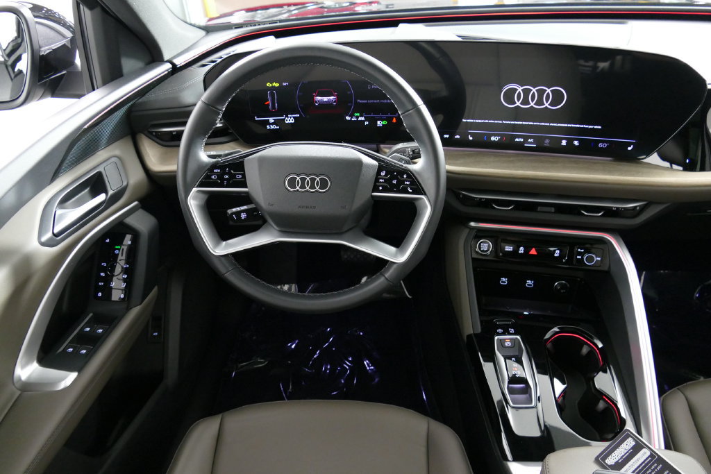 Certified 2025 Audi Q5 Premium w/ Convenience Package AWD/4WD image 28