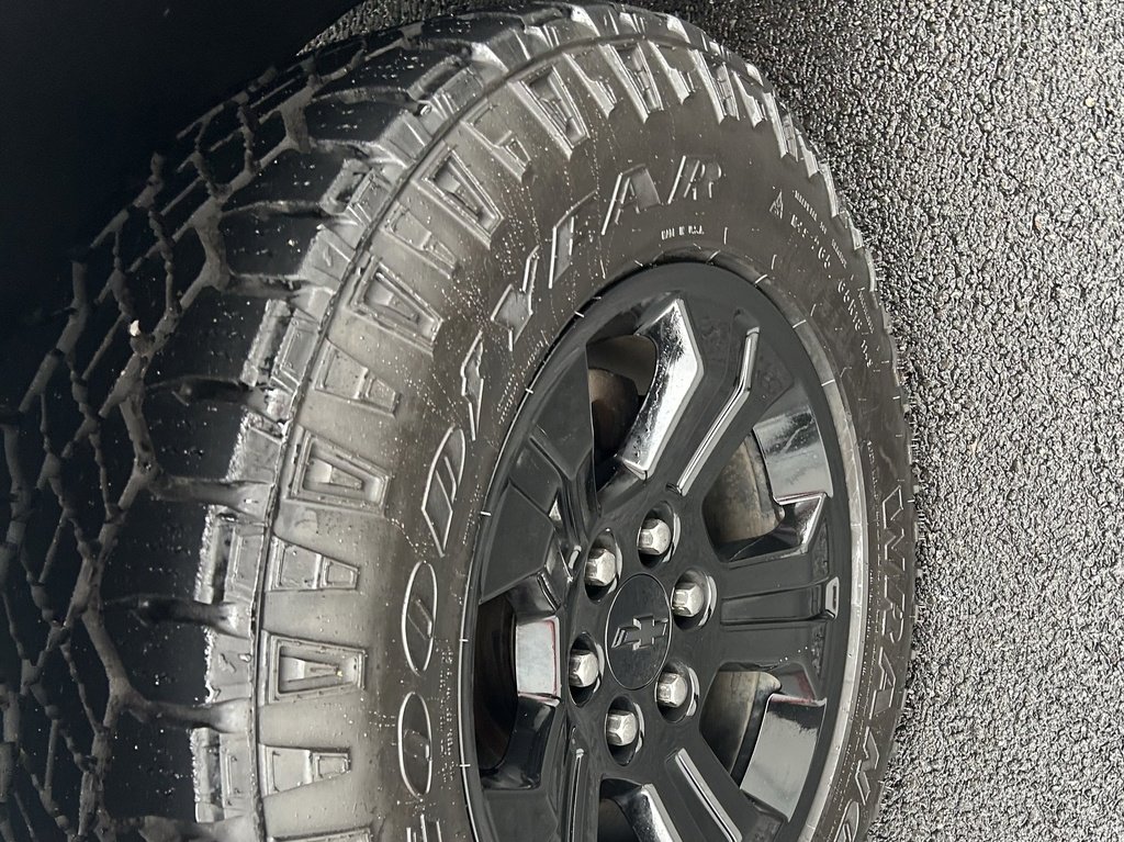 Used 2018 Chevrolet Tahoe LT w/ Luxury Package image 22