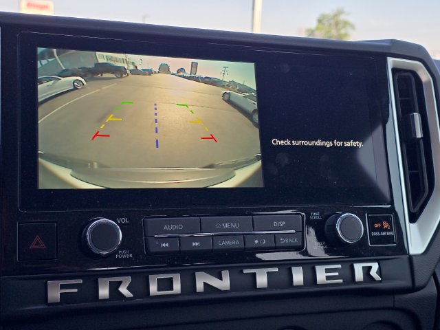 Used 2025 Nissan Frontier SV AWD/4WD image 17