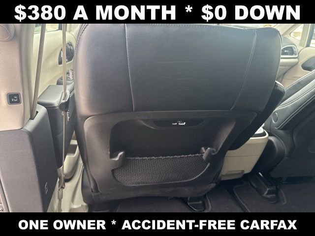 Used 2024 Chrysler Pacifica Touring-L FWD image 27