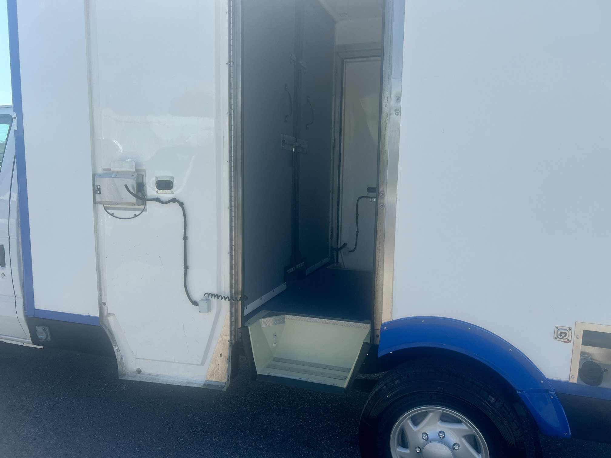 Used 2023 Ford E-350 and Econoline 350 Super Duty w/ Power Windows & Locks Group RWD image 22
